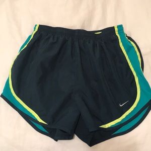 Nike women’s tempo shorts